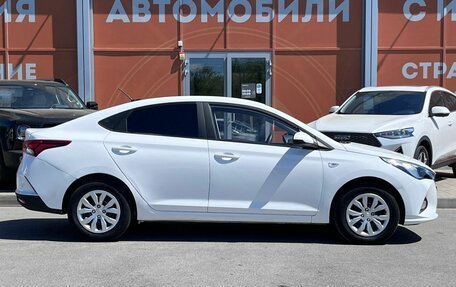 Hyundai Solaris II рестайлинг, 2021 год, 1 085 000 рублей, 4 фотография