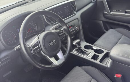 KIA Sportage IV рестайлинг, 2020 год, 2 360 000 рублей, 9 фотография