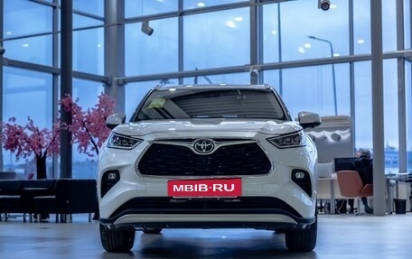 Toyota Highlander, 2026 год, 5 690 000 рублей, 2 фотография