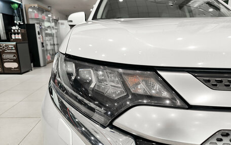 Mitsubishi Outlander III рестайлинг 3, 2021 год, 2 650 000 рублей, 21 фотография