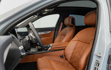 BMW 7 серия, 2025 год, 13 490 000 рублей, 18 фотография