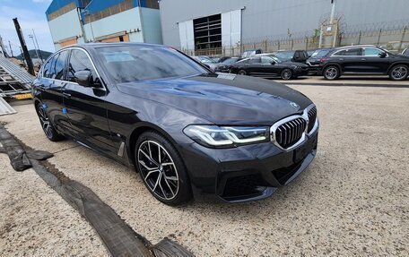 BMW 5 серия, 2022 год, 3 700 000 рублей, 2 фотография