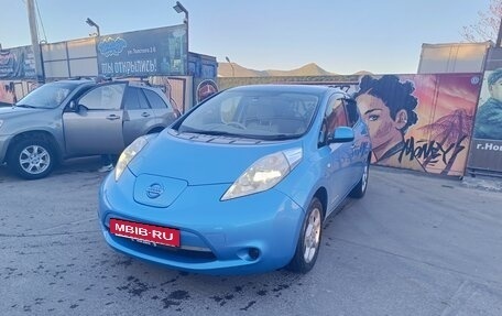 Nissan Leaf I, 2011 год, 745 000 рублей, 2 фотография