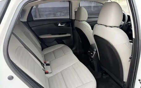 KIA K3, 2023 год, 1 650 000 рублей, 16 фотография