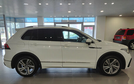Volkswagen Tiguan II, 2021 год, 4 220 000 рублей, 4 фотография