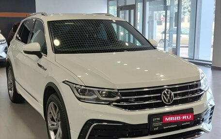 Volkswagen Tiguan II, 2021 год, 4 220 000 рублей, 3 фотография