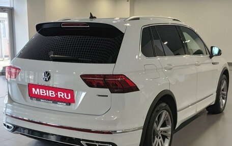 Volkswagen Tiguan II, 2021 год, 4 220 000 рублей, 5 фотография