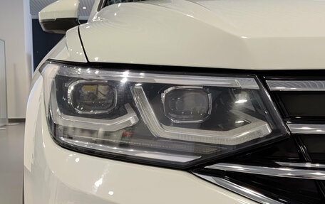 Volkswagen Tiguan II, 2021 год, 4 220 000 рублей, 17 фотография