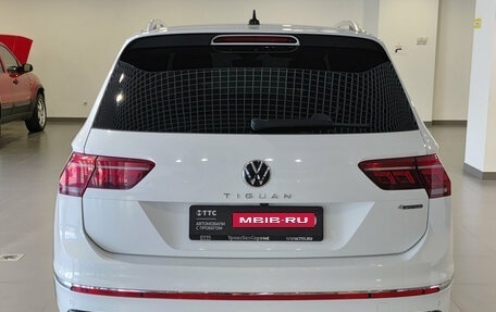 Volkswagen Tiguan II, 2021 год, 4 220 000 рублей, 6 фотография