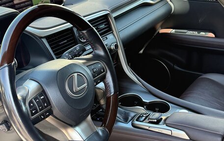 Lexus RX IV рестайлинг, 2019 год, 5 000 000 рублей, 3 фотография