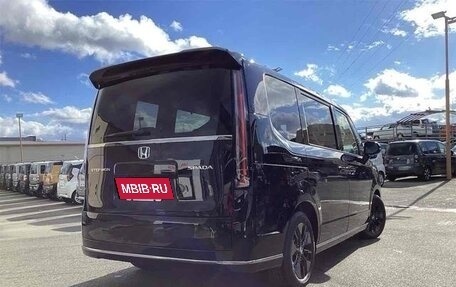 Honda Stepwgn, 2023 год, 2 450 000 рублей, 4 фотография