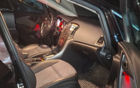 Opel Astra J, 2014 год, 900 000 рублей, 4 фотография