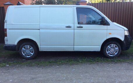 Volkswagen Transporter T5 рестайлинг, 2005 год, 650 000 рублей, 3 фотография