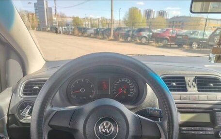 Volkswagen Polo VI (EU Market), 2011 год, 600 000 рублей, 16 фотография