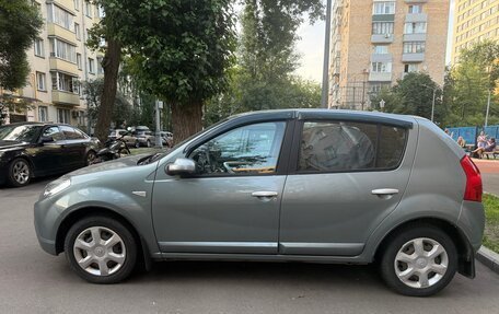 Renault Sandero I, 2012 год, 700 000 рублей, 2 фотография