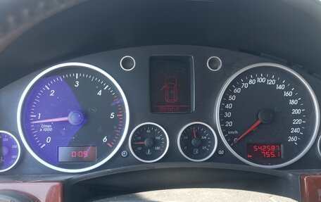 Volkswagen Touareg III, 2005 год, 399 999 рублей, 3 фотография