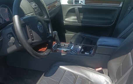 Volkswagen Touareg III, 2005 год, 399 999 рублей, 5 фотография