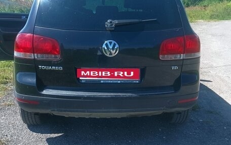 Volkswagen Touareg III, 2005 год, 399 999 рублей, 2 фотография
