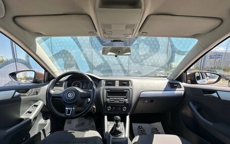 Volkswagen Jetta VI, 2011 год, 1 047 000 рублей, 2 фотография