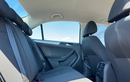 Volkswagen Jetta VI, 2011 год, 1 047 000 рублей, 4 фотография