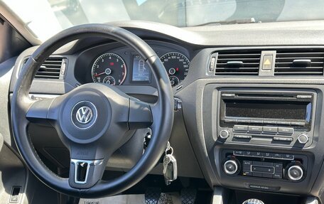 Volkswagen Jetta VI, 2011 год, 1 047 000 рублей, 10 фотография