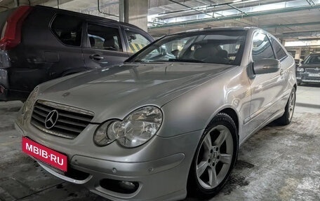 Mercedes-Benz C-Класс, 2006 год, 800 000 рублей, 1 фотография