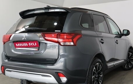 Mitsubishi Outlander III рестайлинг 3, 2021 год, 2 299 000 рублей, 6 фотография