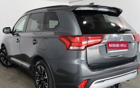 Mitsubishi Outlander III рестайлинг 3, 2021 год, 2 299 000 рублей, 4 фотография
