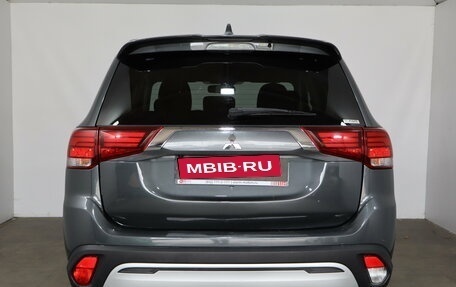 Mitsubishi Outlander III рестайлинг 3, 2021 год, 2 299 000 рублей, 5 фотография
