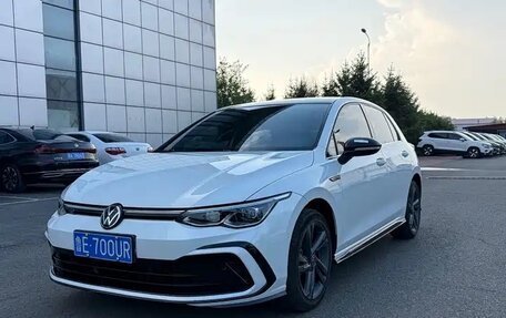 Volkswagen Golf VIII, 2023 год, 1 850 000 рублей, 3 фотография