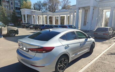 Hyundai Elantra VI рестайлинг, 2017 год, 1 560 000 рублей, 2 фотография