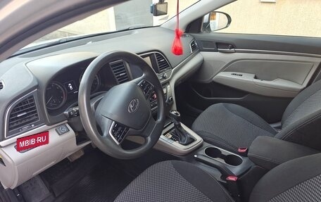 Hyundai Elantra VI рестайлинг, 2017 год, 1 560 000 рублей, 4 фотография