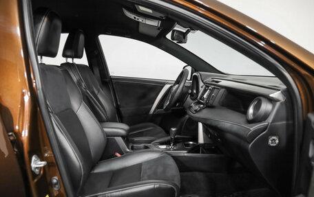 Toyota RAV4, 2016 год, 2 099 000 рублей, 25 фотография