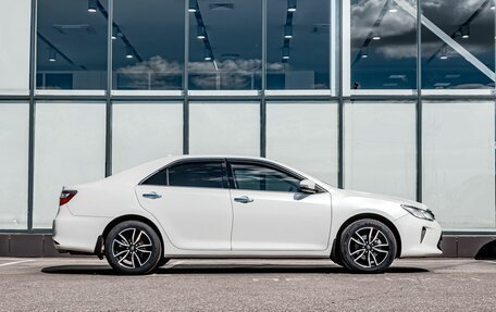 Toyota Camry, 2017 год, 2 249 000 рублей, 8 фотография