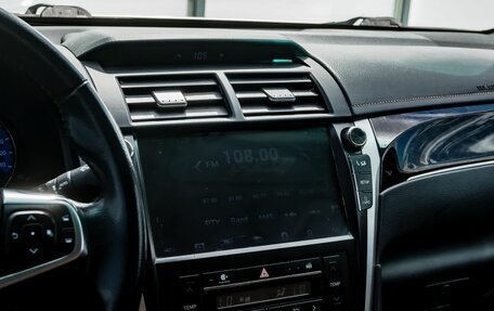 Toyota Camry, 2017 год, 2 249 000 рублей, 20 фотография
