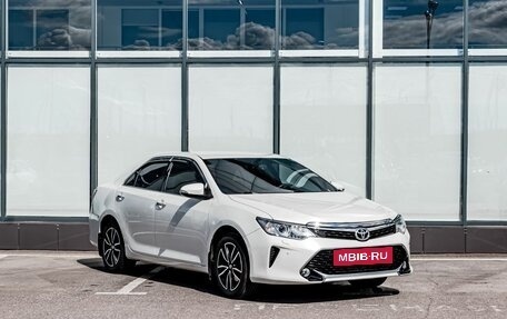Toyota Camry, 2017 год, 2 249 000 рублей, 5 фотография