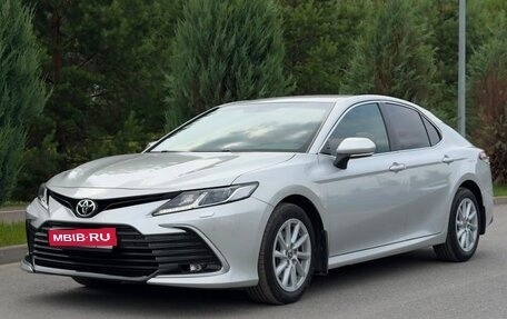 Toyota Camry, 2022 год, 3 900 000 рублей, 1 фотография