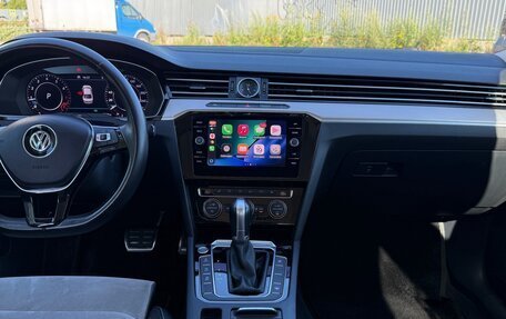 Volkswagen Passat B8 рестайлинг, 2017 год, 2 600 000 рублей, 17 фотография