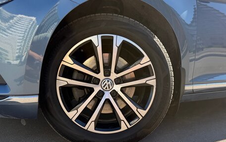 Volkswagen Passat B8 рестайлинг, 2017 год, 2 600 000 рублей, 16 фотография