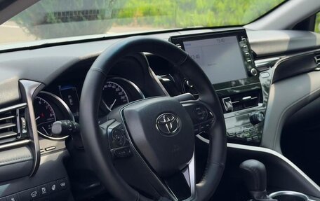 Toyota Camry, 2022 год, 3 900 000 рублей, 10 фотография