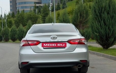 Toyota Camry, 2022 год, 3 900 000 рублей, 4 фотография