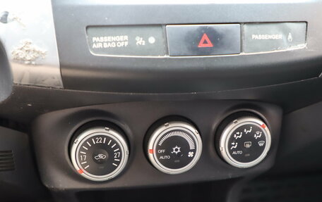 Mitsubishi Outlander III рестайлинг 3, 2008 год, 590 000 рублей, 15 фотография