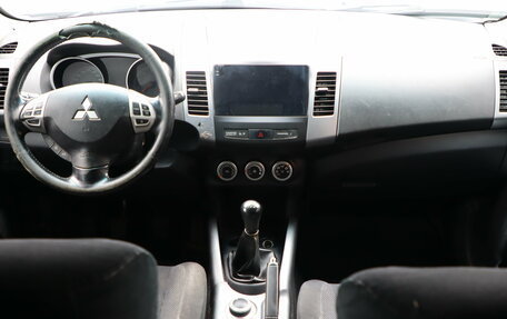 Mitsubishi Outlander III рестайлинг 3, 2008 год, 590 000 рублей, 11 фотография