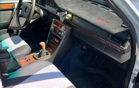 Mercedes-Benz W124, 1990 год, 450 000 рублей, 14 фотография