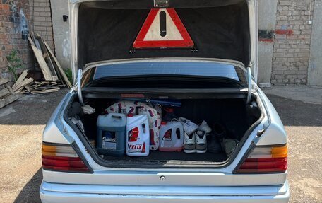 Mercedes-Benz W124, 1990 год, 450 000 рублей, 13 фотография