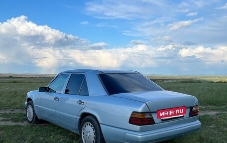 Mercedes-Benz W124, 1990 год, 450 000 рублей, 15 фотография