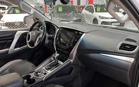 Mitsubishi Pajero Sport III рестайлинг, 2019 год, 2 657 000 рублей, 17 фотография