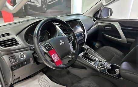 Mitsubishi Pajero Sport III рестайлинг, 2019 год, 2 657 000 рублей, 11 фотография