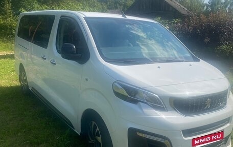 Peugeot Traveller I, 2021 год, 3 500 000 рублей, 3 фотография