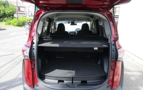 Toyota Sienta II, 2022 год, 1 570 000 рублей, 12 фотография
